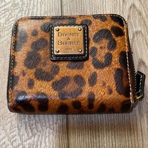 Dooney & Bourke wallet